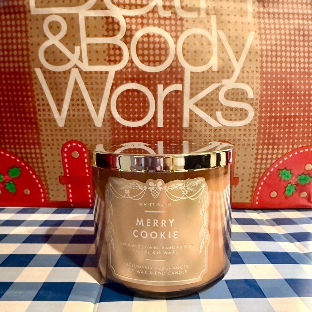 Merry Cookie 3 Wick Candle Bath and Body Works White Barn NEW IN BOX new Label
